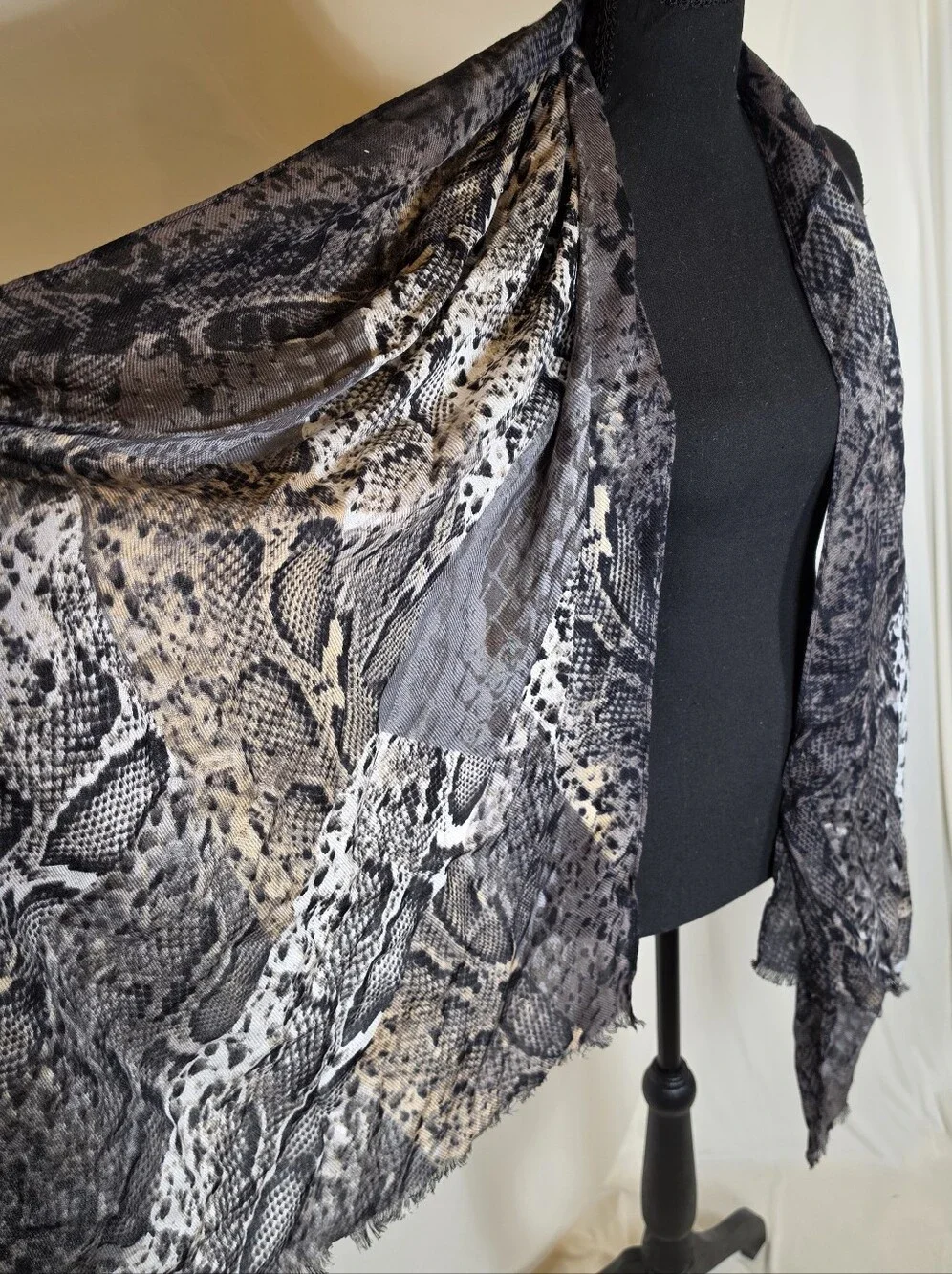 Python Snake Print Oversized Scarf Shawl Wrap Frayed Edge Grey Tan Neutral OS